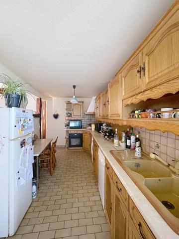 Située dans la charmante commune de Villeneuve-la-Guyard (89340)