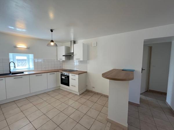 Appartement à louer 555 € CC Bessines-sur-Gartempe 3 p 59 m² DPE D