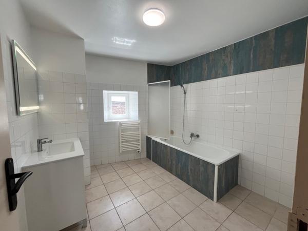 Appartement à louer 555 € CC Bessines-sur-Gartempe 3 p 59 m² DPE D