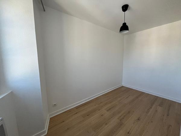 Appartement à louer 555 € CC Bessines-sur-Gartempe 3 p 59 m² DPE D