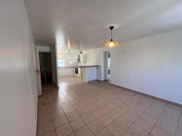Appartement à louer 555 € CC Bessines-sur-Gartempe 3 p 59 m² DPE D