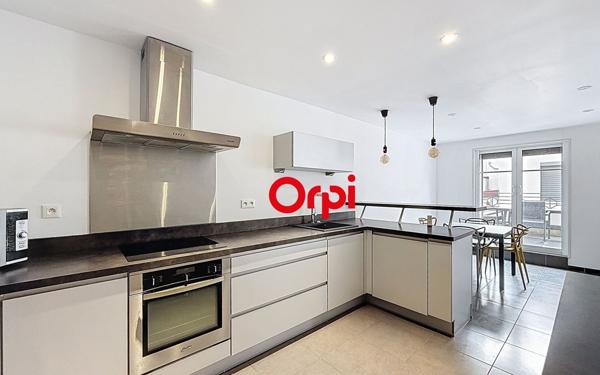 Appartement à vendre    3 pièces • 76,06 m2 Oullins