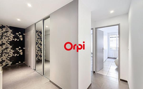 Appartement à vendre    3 pièces • 76,06 m2 Oullins