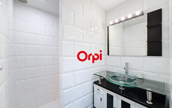 Appartement à vendre    3 pièces • 76,06 m2 Oullins