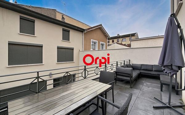 Appartement à vendre    3 pièces • 76,06 m2 Oullins