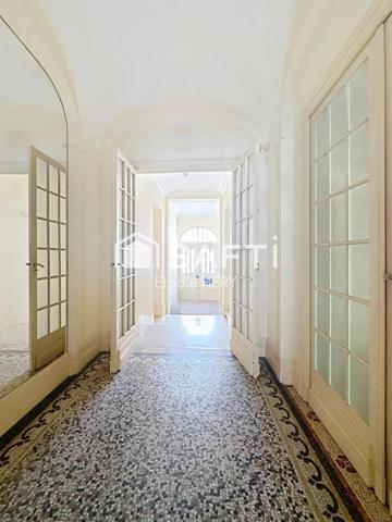 BORDEAUX CENTRE – Secteur Fondaudège – Immeuble en pierre avec jardin