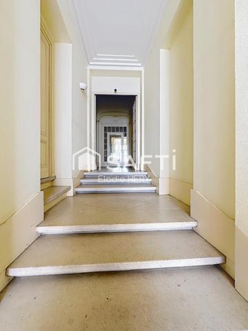 BORDEAUX CENTRE – Secteur Fondaudège – Immeuble en pierre avec jardin