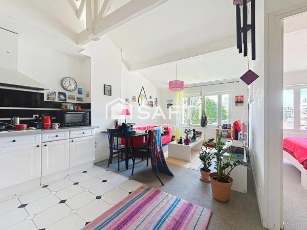 BORDEAUX CENTRE – Secteur Fondaudège – Immeuble en pierre avec jardin