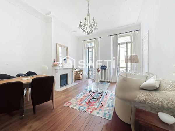 BORDEAUX CENTRE – Secteur Fondaudège – Immeuble en pierre avec jardin