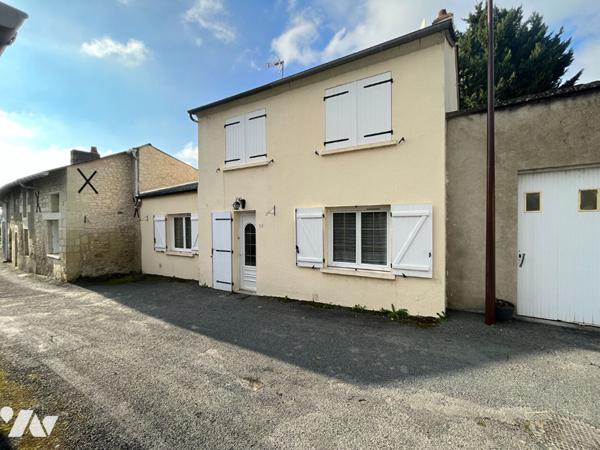 ENSEMBLE IMMOBILIER DEUX MAISONS INDÉPENDANTES VAUDELNAY  8 KM DE MONTREUIL-BELLAY