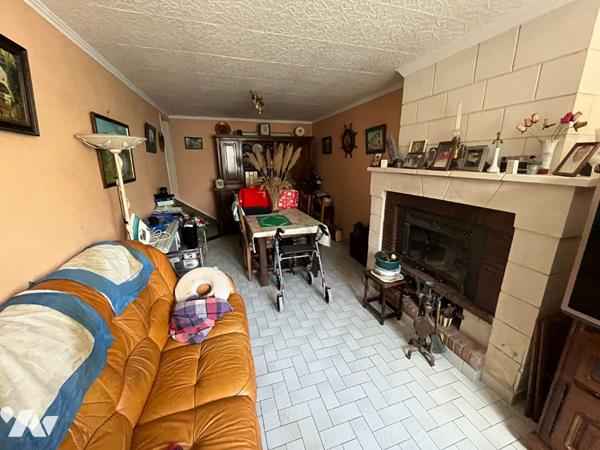 ENSEMBLE IMMOBILIER DEUX MAISONS INDÉPENDANTES VAUDELNAY  8 KM DE MONTREUIL-BELLAY