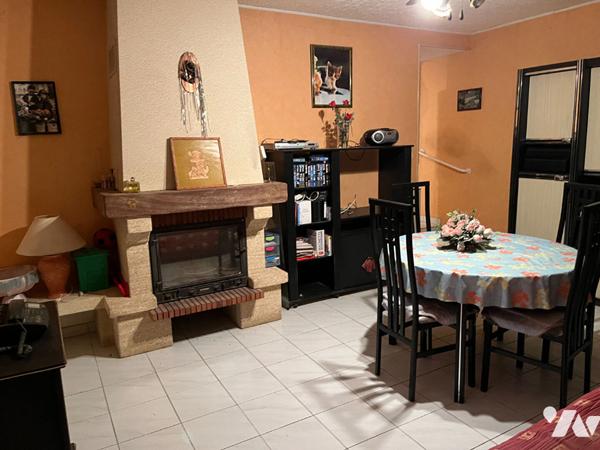 ENSEMBLE IMMOBILIER DEUX MAISONS INDÉPENDANTES VAUDELNAY  8 KM DE MONTREUIL-BELLAY