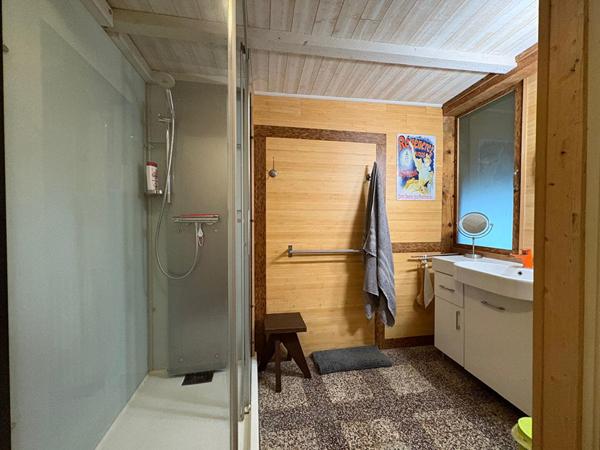 Moulin de caractère avec sa garçonnière et ses dépendances sur plus de 2 hectares en plein coeur de Saint-Amour