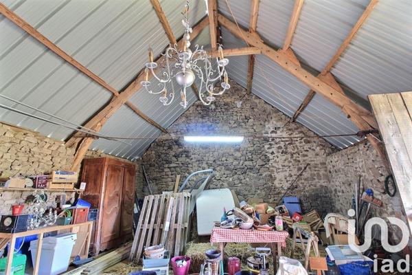 Maison rustique 7 pièces de 250 m² à Mérinchal (23420)