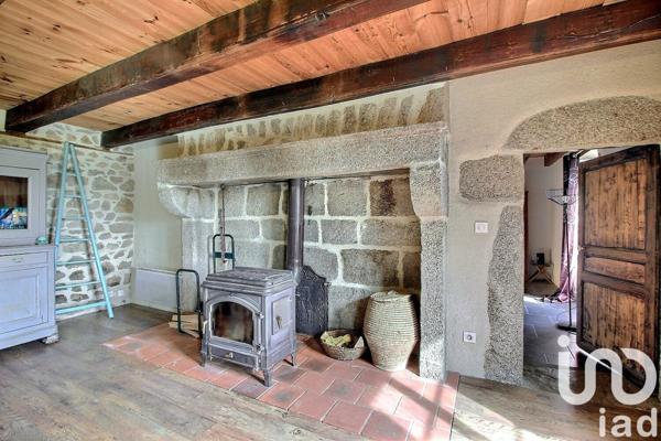 Maison rustique 7 pièces de 250 m² à Mérinchal (23420)