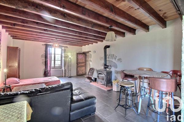 Maison rustique 7 pièces de 250 m² à Mérinchal (23420)