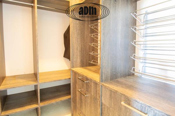 Maison
                                                                                                                                                                                                                                                                                                                        5 pièce(s)                                                                                                                                                                                                          3 chambre(s)                                                                                                                                                                                                          142  m²