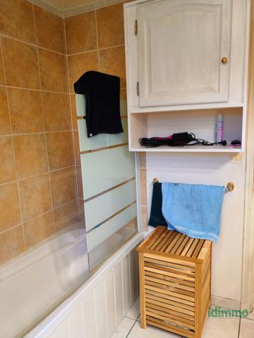 A 2 pas d' Arpajon sur Cère BELLE MAISON contemporaine Vézac (15130)