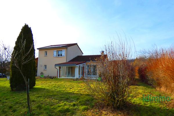 A 2 pas d' Arpajon sur Cère BELLE MAISON contemporaine Vézac (15130)