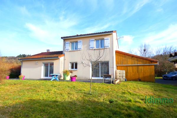 A 2 pas d' Arpajon sur Cère BELLE MAISON contemporaine Vézac (15130)