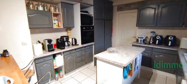 A 2 pas d' Arpajon sur Cère BELLE MAISON contemporaine Vézac (15130)