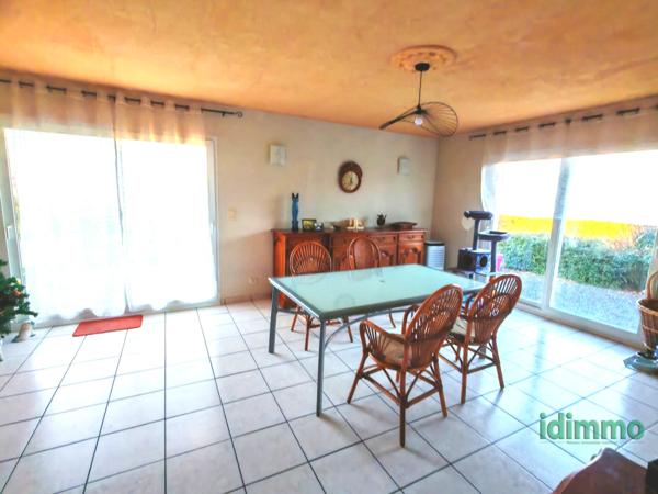 A 2 pas d' Arpajon sur Cère BELLE MAISON contemporaine Vézac (15130)