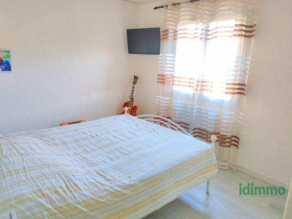 A 2 pas d' Arpajon sur Cère BELLE MAISON contemporaine Vézac (15130)