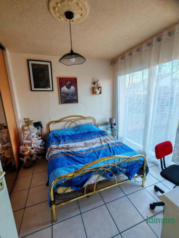 A 2 pas d' Arpajon sur Cère BELLE MAISON contemporaine Vézac (15130)