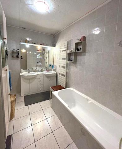 À vendre - Charmante maison de village rénovée - Viry (39)