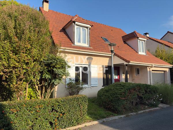 CHARMANTE MAISON DE 5 PIECES (109.78 m²) À SOISY-SUR-SEINE