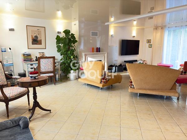 CHARMANTE MAISON DE 5 PIECES (109.78 m²) À SOISY-SUR-SEINE