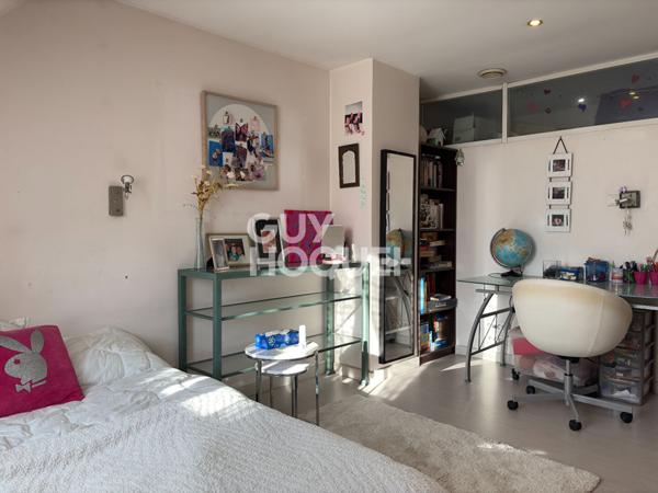 CHARMANTE MAISON DE 5 PIECES (109.78 m²) À SOISY-SUR-SEINE