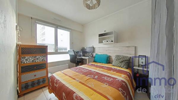 BEAU T4 RÉNOVÉ AVEC STATIONNEMENT