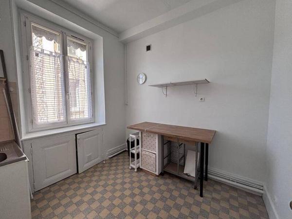 Appartement 2 pièces                                        - 38000 Grenoble Réf : 4384