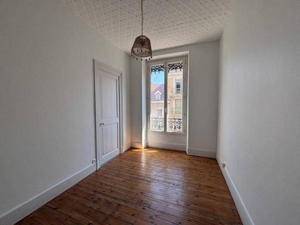Appartement 2 pièces                                        - 38000 Grenoble Réf : 4384