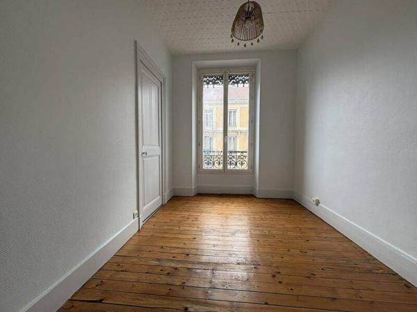 Appartement 2 pièces                                        - 38000 Grenoble Réf : 4384