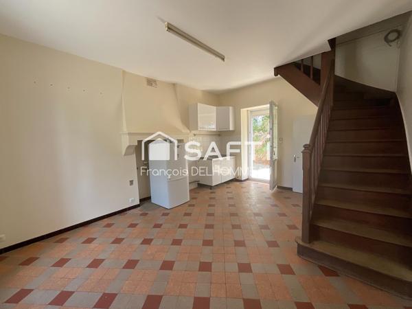 Maison mitoyenne 91m2, 2 chambres, bureau 18m2 et terrain clôturé