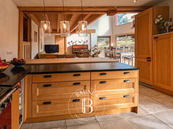 Évian-les-Bains, Maison 6 Chambres -  228 m² à vendre
