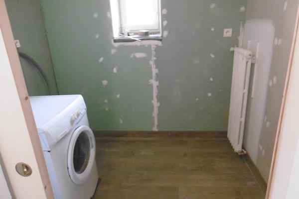 Cette belle longère en pierres apparentes en campagne.