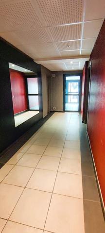 Toulouse: Grand Appartement T3 récent avec avec balcon et parking