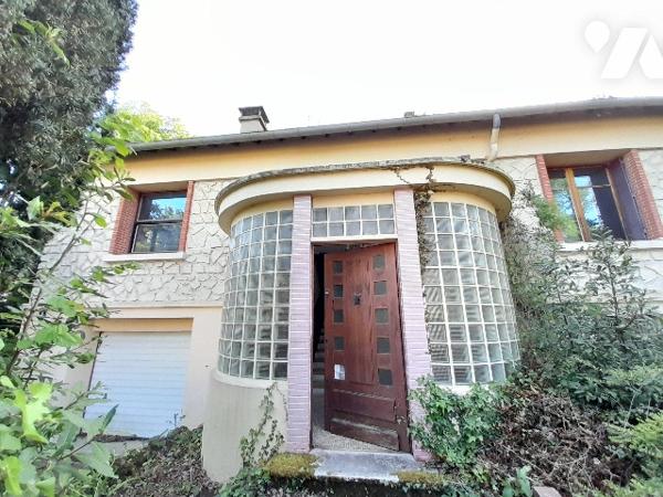 POITIERS, quartier des Prés Mignons, maison T5 à rénover