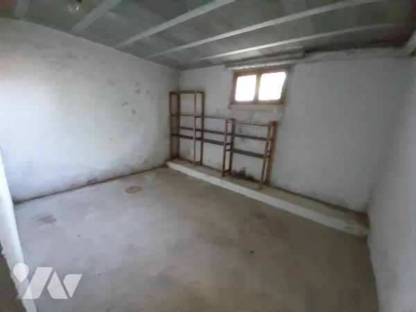 POITIERS, quartier des Prés Mignons, maison T5 à rénover