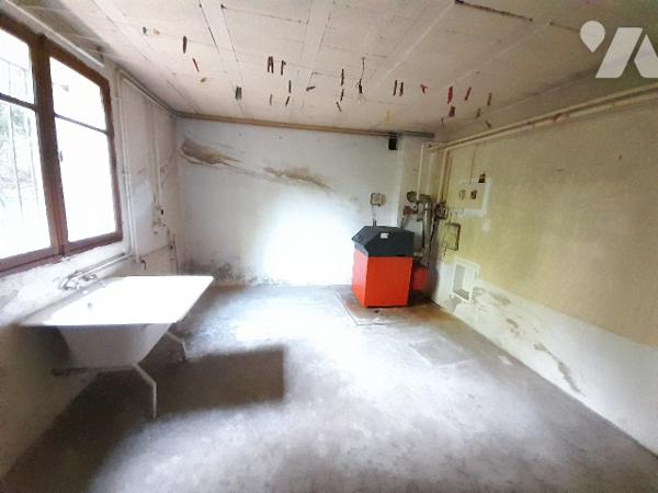 POITIERS, quartier des Prés Mignons, maison T5 à rénover