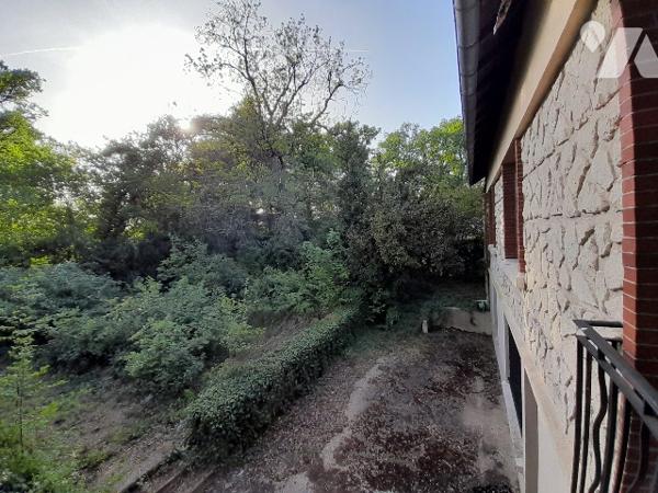 POITIERS, quartier des Prés Mignons, maison T5 à rénover