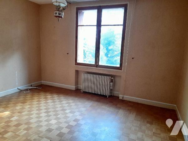 POITIERS, quartier des Prés Mignons, maison T5 à rénover