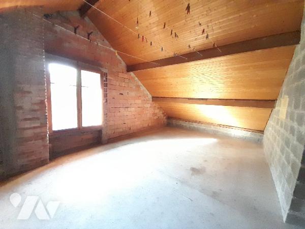 POITIERS, quartier des Prés Mignons, maison T5 à rénover