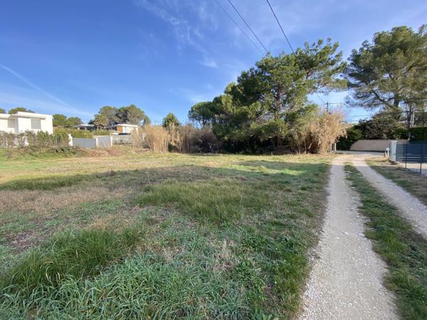 EXCLUSIVITÉ – Terrain constructible de 942 m² à Ventabren (Campagne Aixoise)