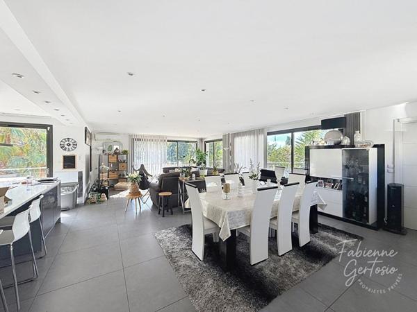 La Valette-du-Var ! Maison contemporaine de 240 m2 sur 2194 m2 de terrain