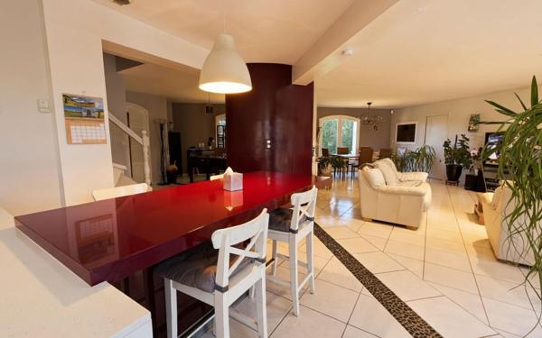 Maison à vendre    6 pièces •  Bénesse-Maremne