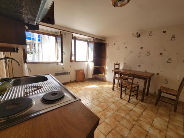 Studio de 16,50m² situé au 4ème étage sur cour situé rue au Maire